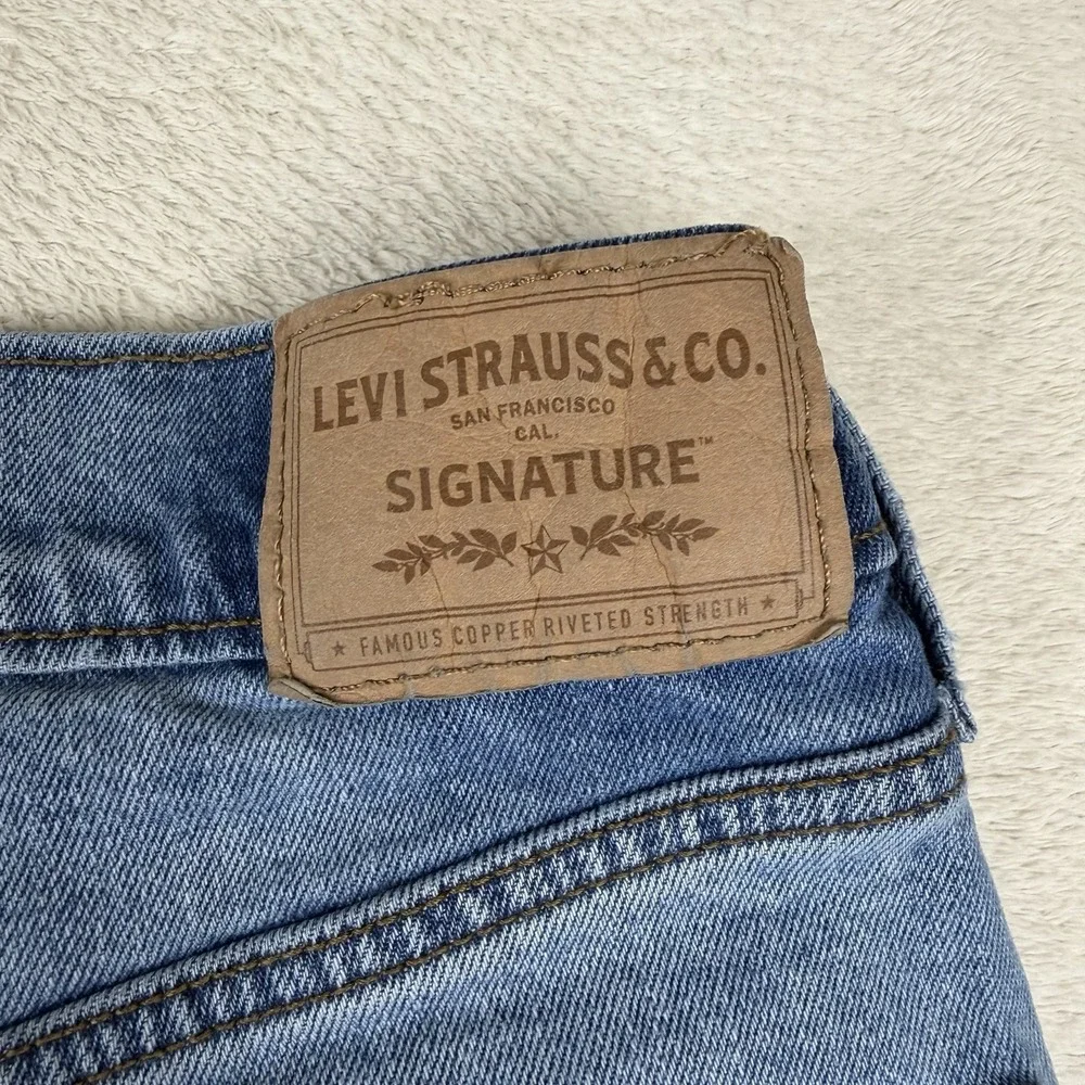 Levi Strauss Signature Medium Wash Denim Jean Shorts Size‎ 32